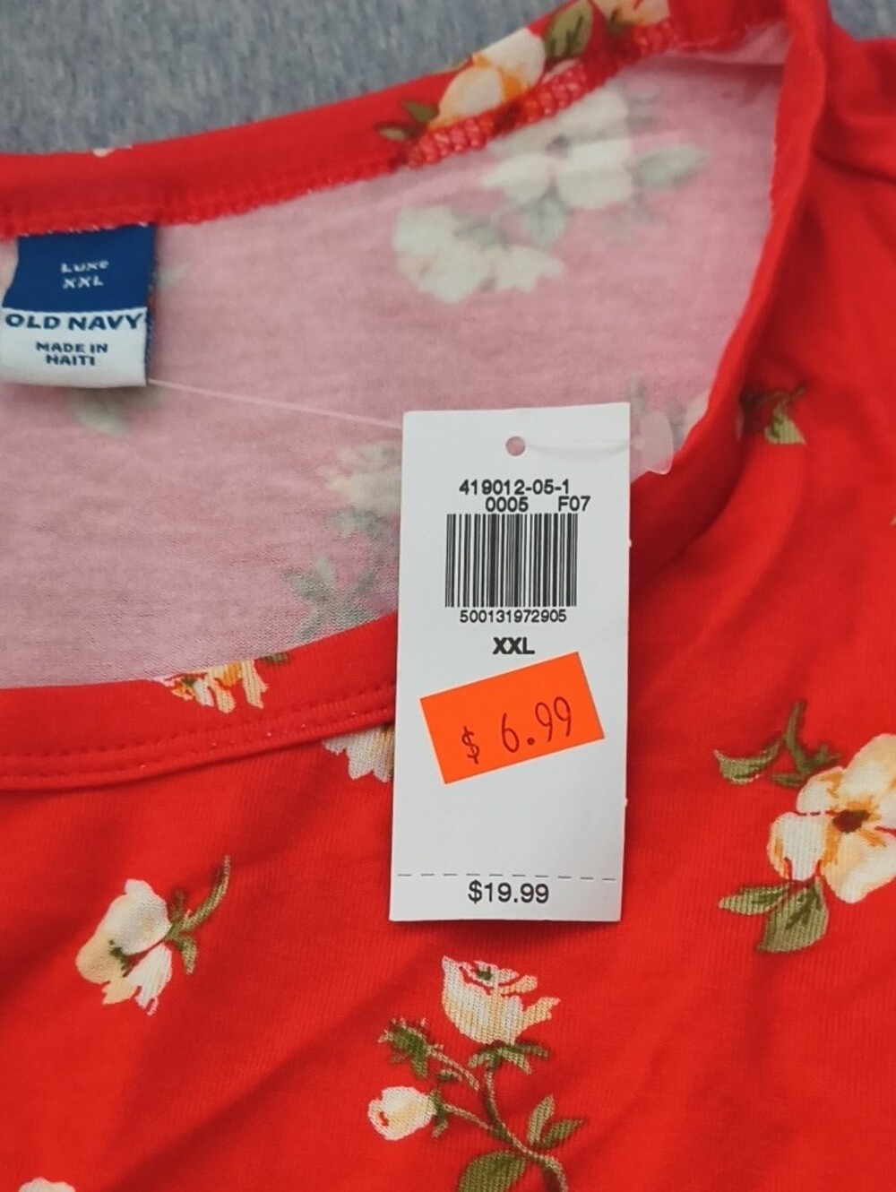 Old Navy Red Floral Scoop Neck Tank - Picture 2 of 5
